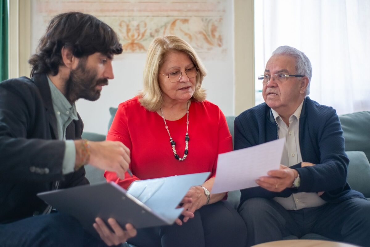 Mutuelles santé : des hausses de 4 à 10 % attendues en 2027, les seniors en première ligne